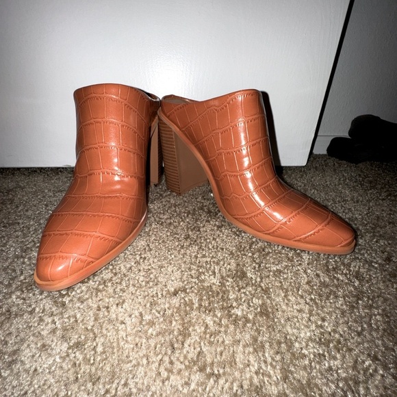FOWT Crocodile Embossed Mules Chunky Stacked Heel Pointed Toe brown size 7 - Picture 14 of 16
